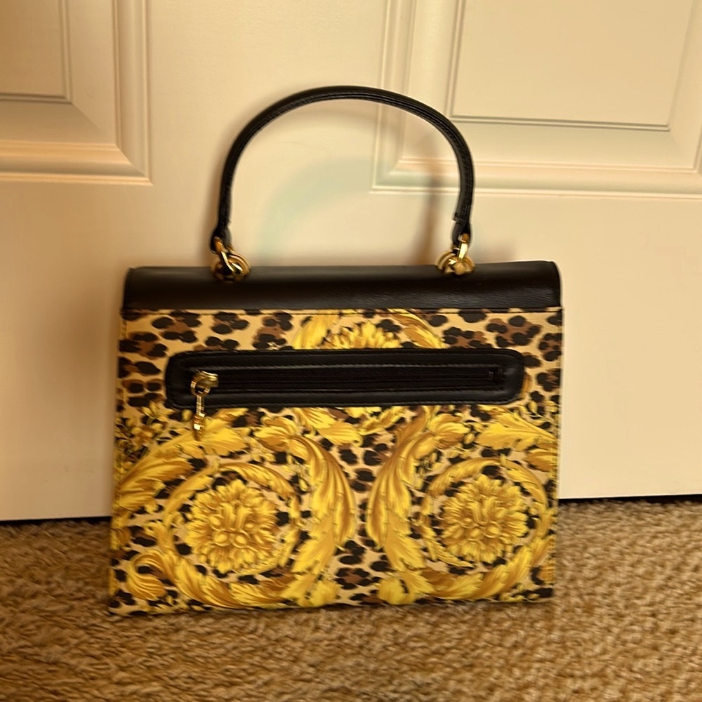 Versace Baroque Kelly Yellow and Black Top Handle Bag- Gorgeous! - Picture 2 of 12